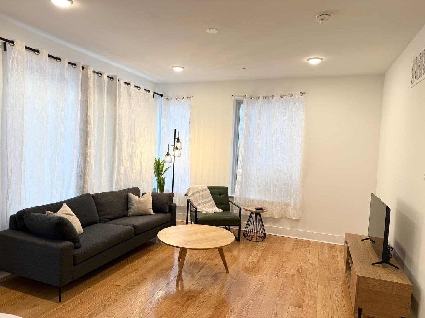 PHILADELPHIA Apartment: 4100 Ludlow St