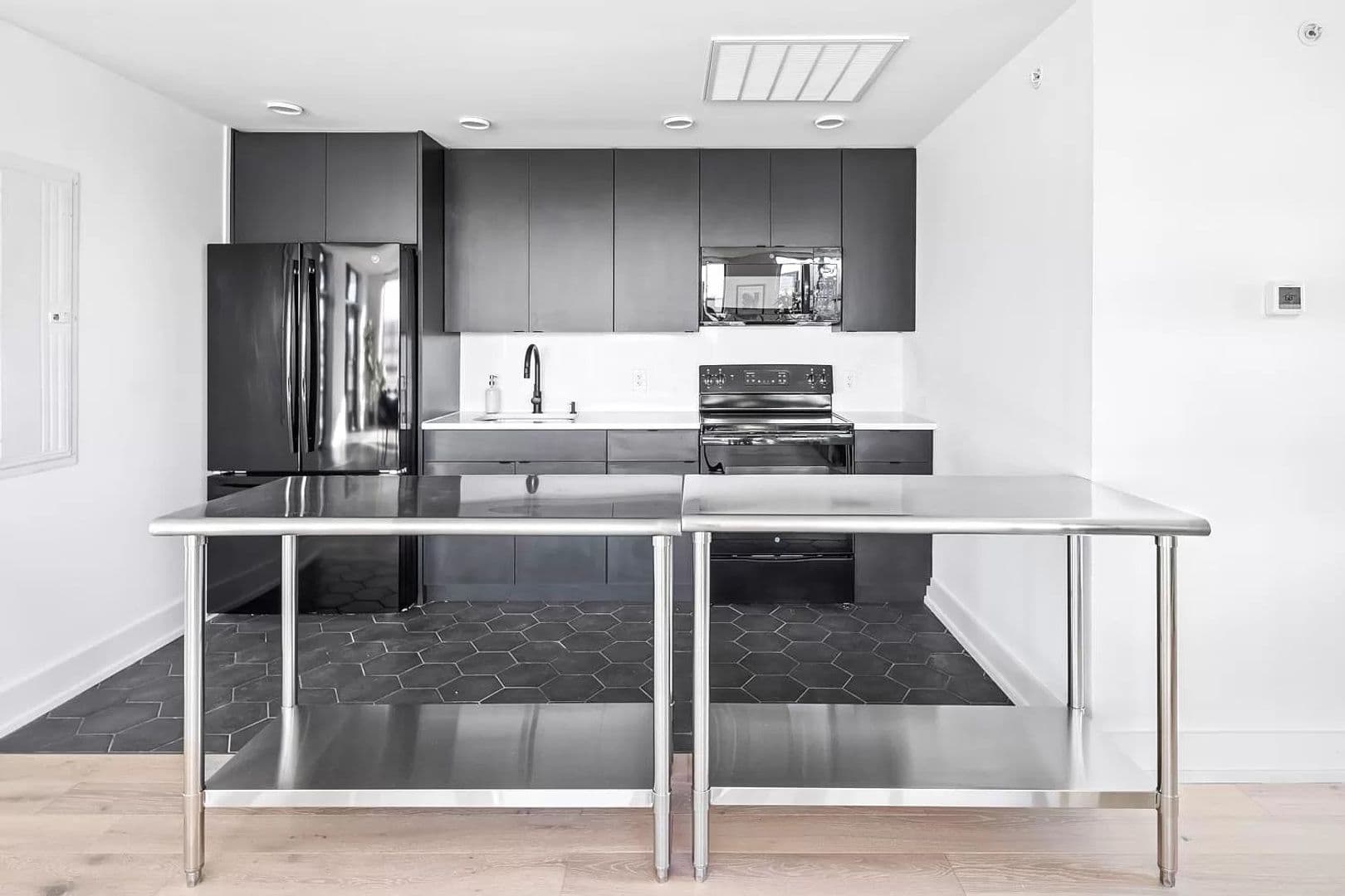 Philadelphia Apartment: 965 Frankford Ave