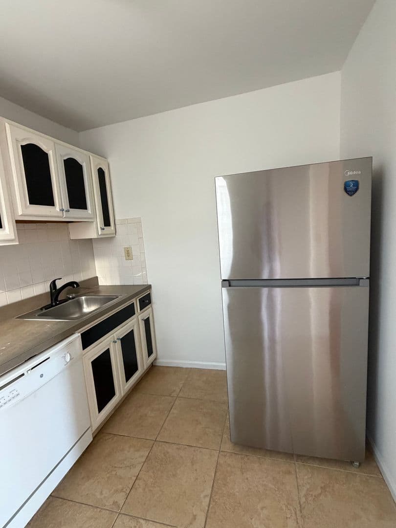 Philadelphia Apartment: 3156 Richmond St.