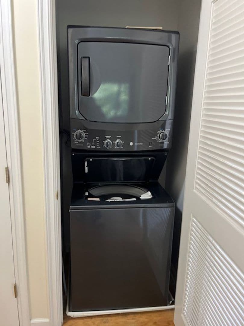 Norwalk Townhome: 4 Summer Street