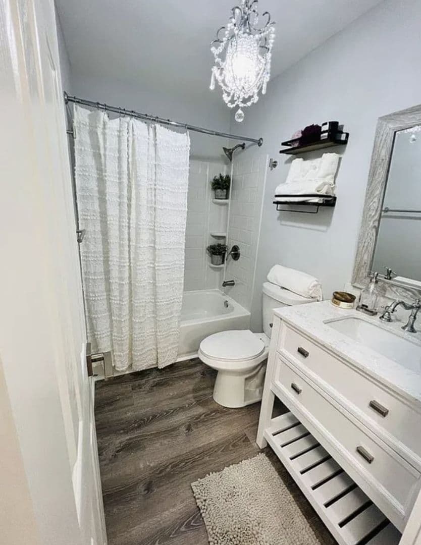 Stratford Apartment: 446-556 Hollister Street
