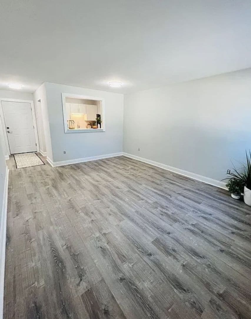 Stratford Apartment: 446-556 Hollister Street