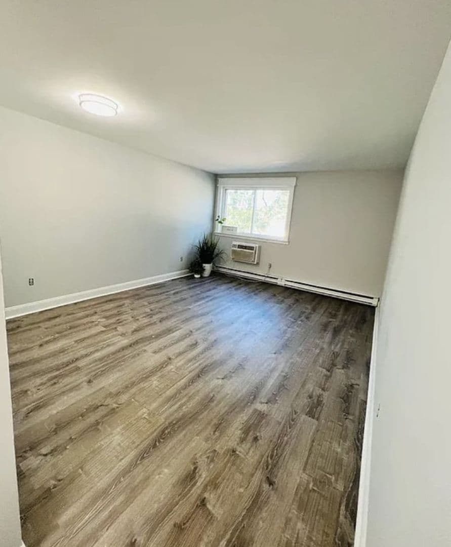 Stratford Apartment: 446-556 Hollister Street