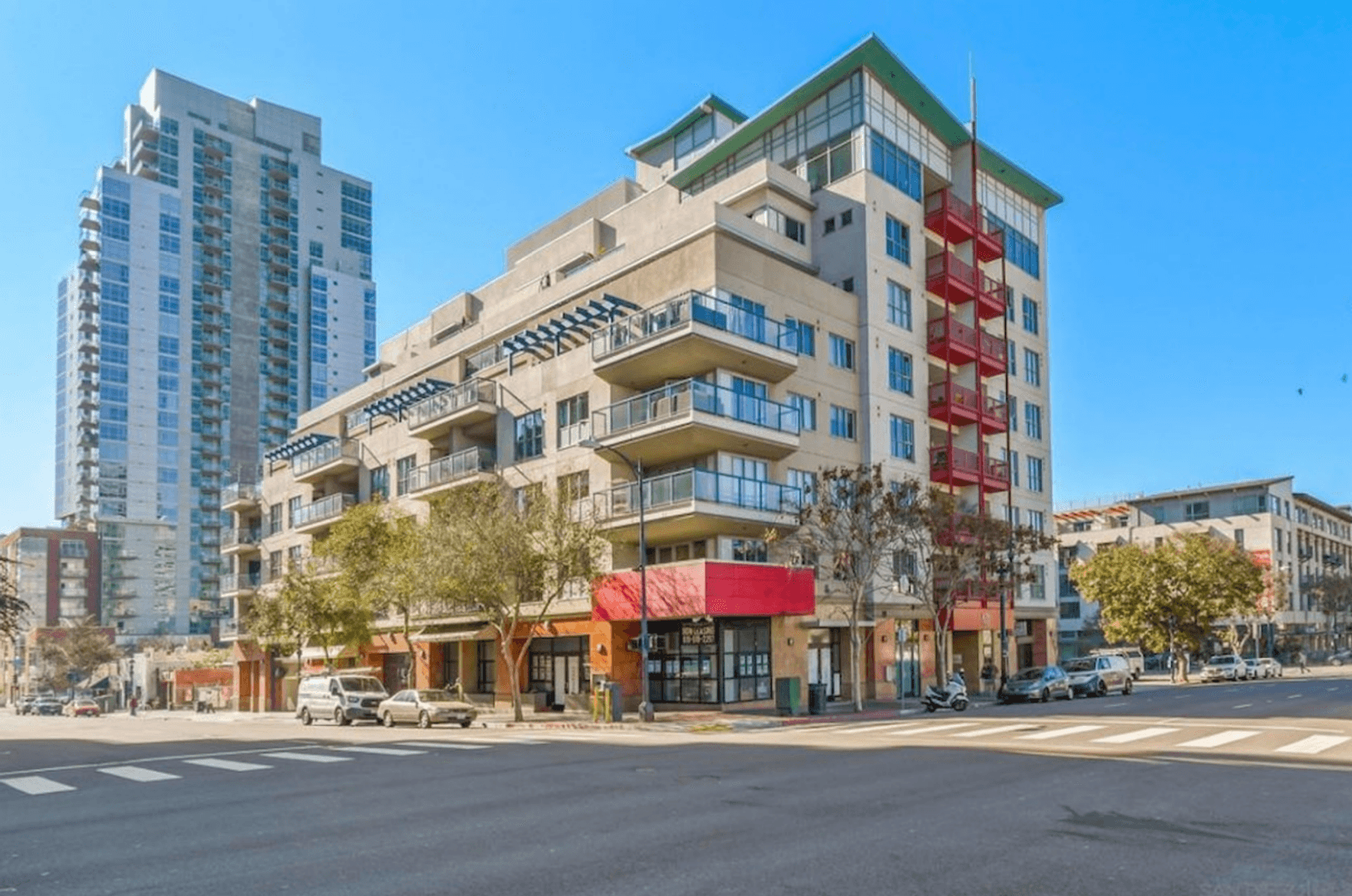 San Diego House: 875 G Street #203