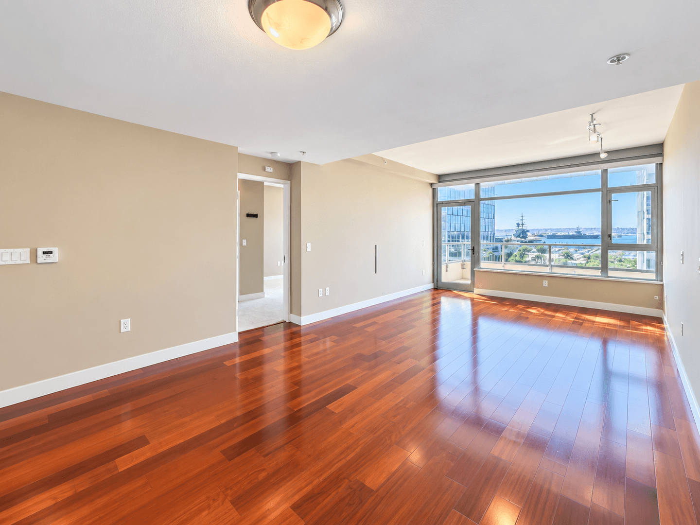 San Diego Condo: 700 West E St Unit 802
