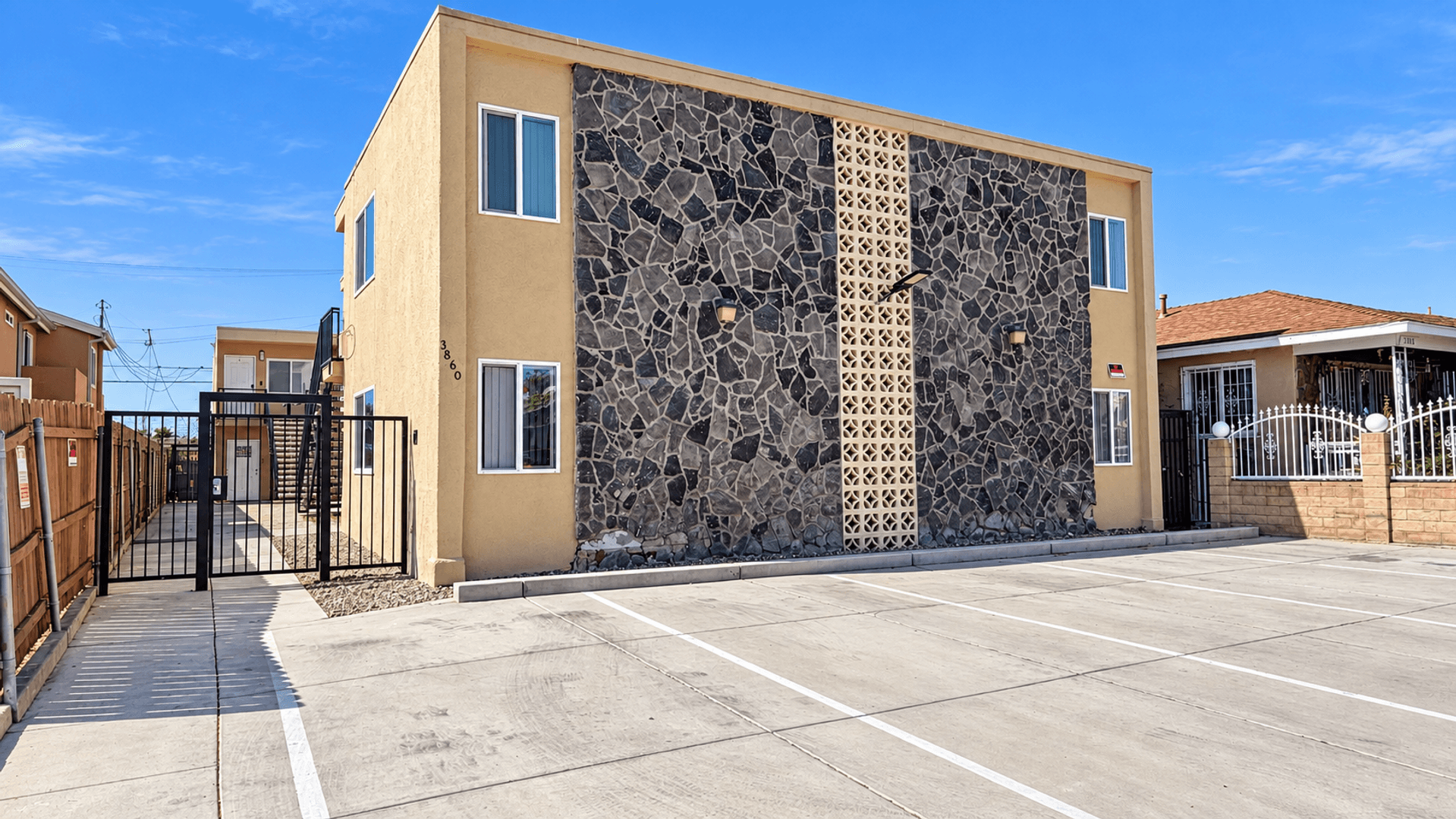 San Diego Apartment: 3860 Cherokee Ave