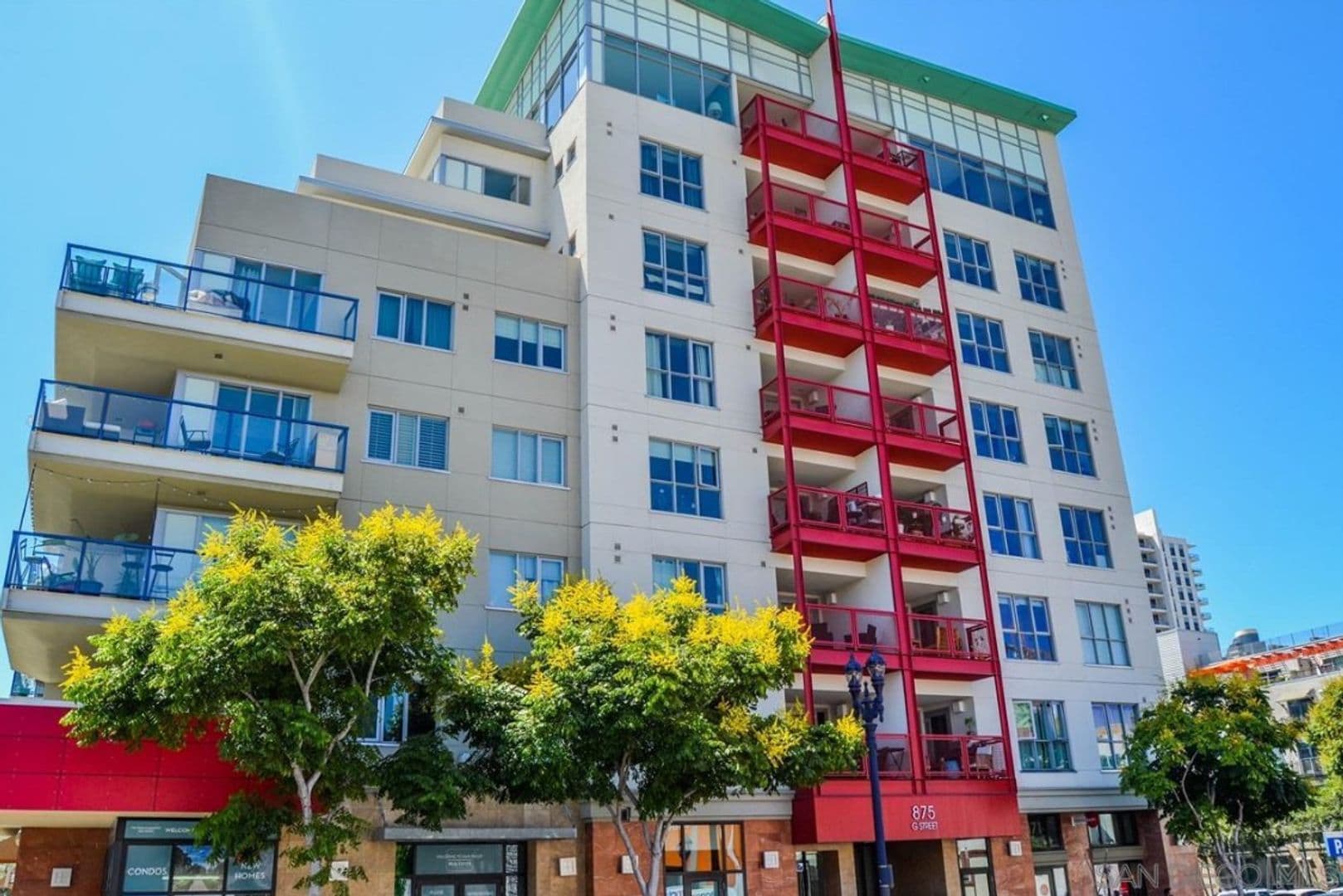 San Diego House: 875 G Street #203