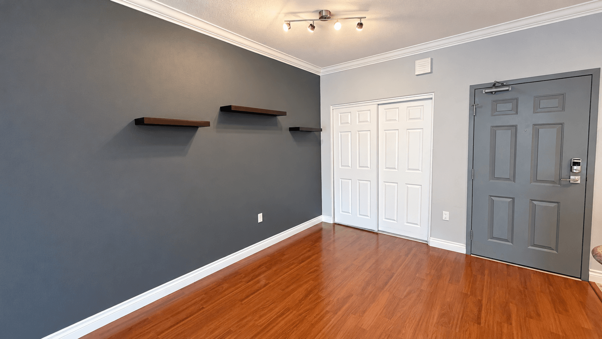 San Diego Condo: 1501 Front St Unit 419