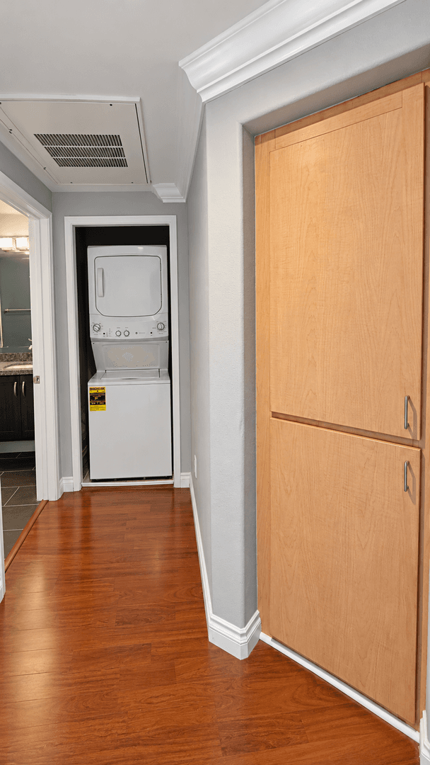 San Diego Condo: 1501 Front St Unit 419