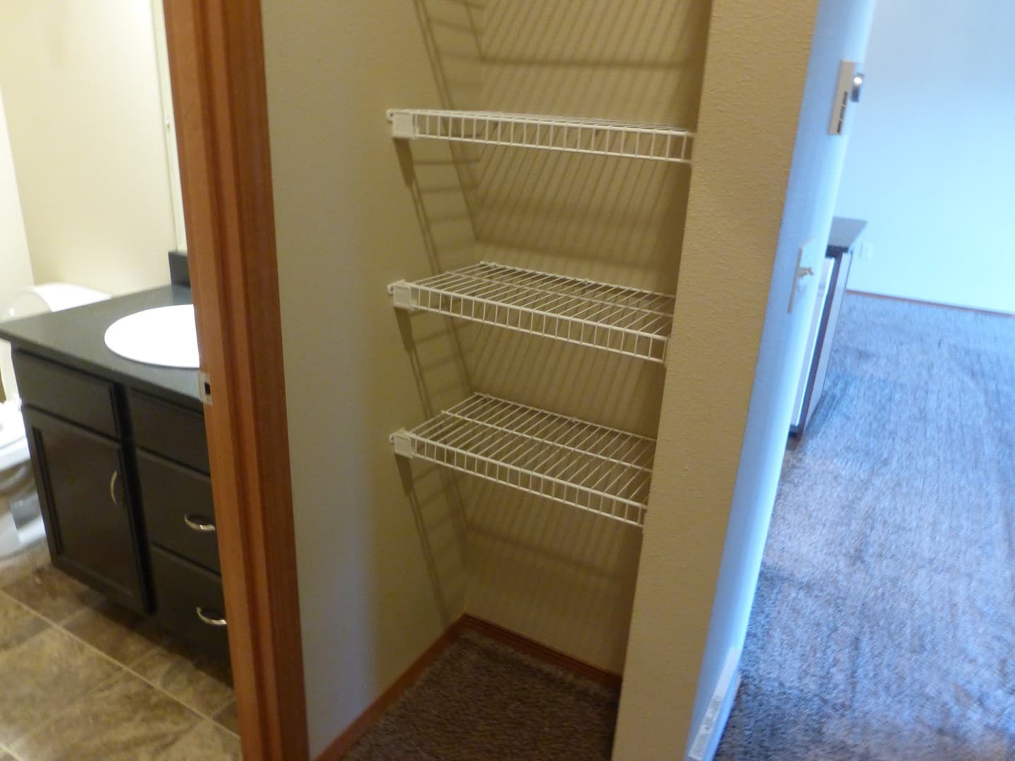 Lynden Apartment: 2202 Mercedes Drive