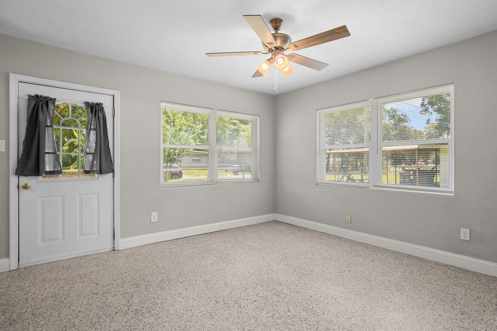 Pensacola House: 613 Edgecliff Dr