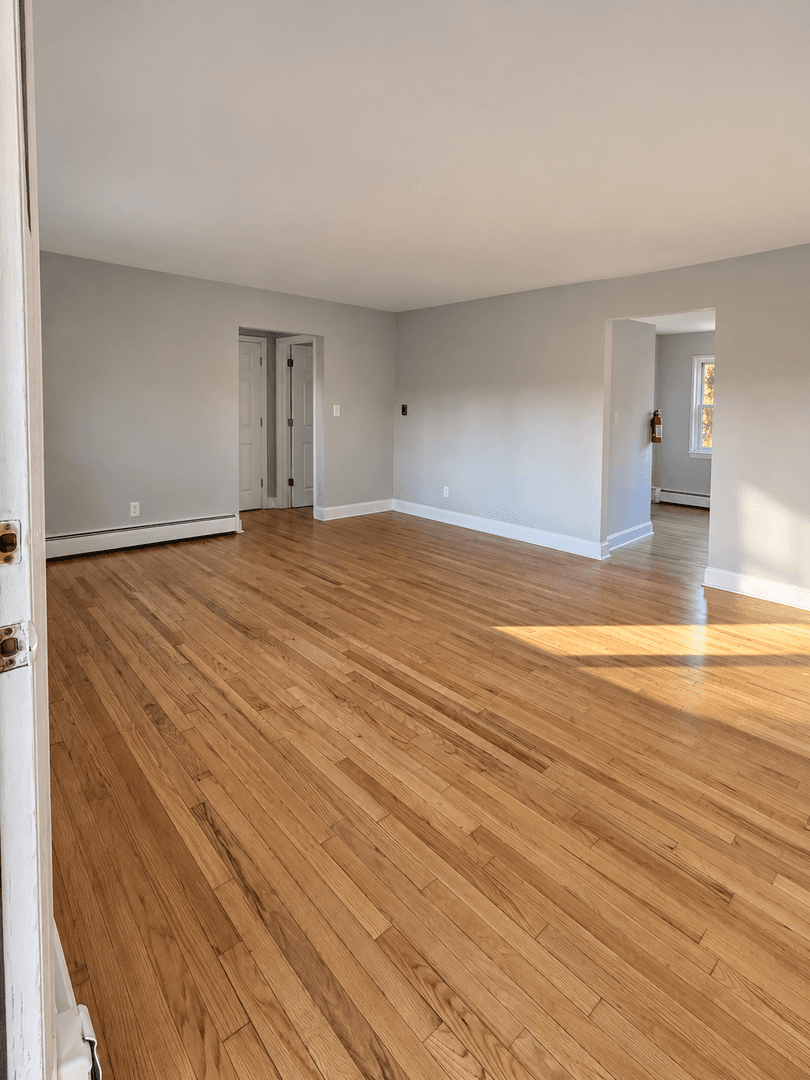 Matawan Apartment: 171 Matawan Ave