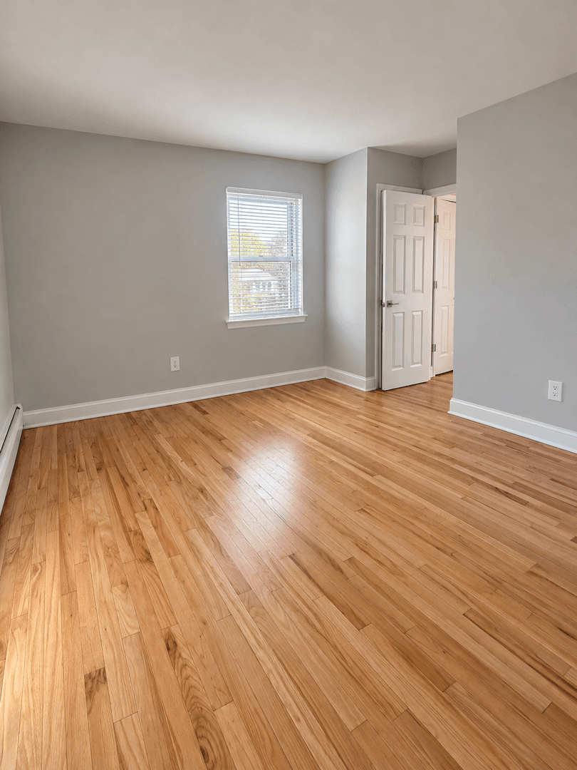 Matawan Apartment: 171 Matawan Ave