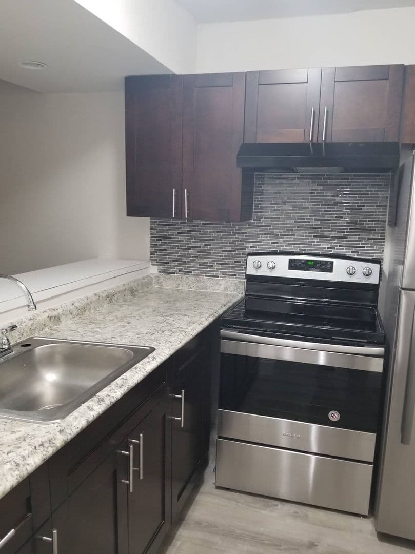 Palm Springs Apartment: 965 Manor Dr