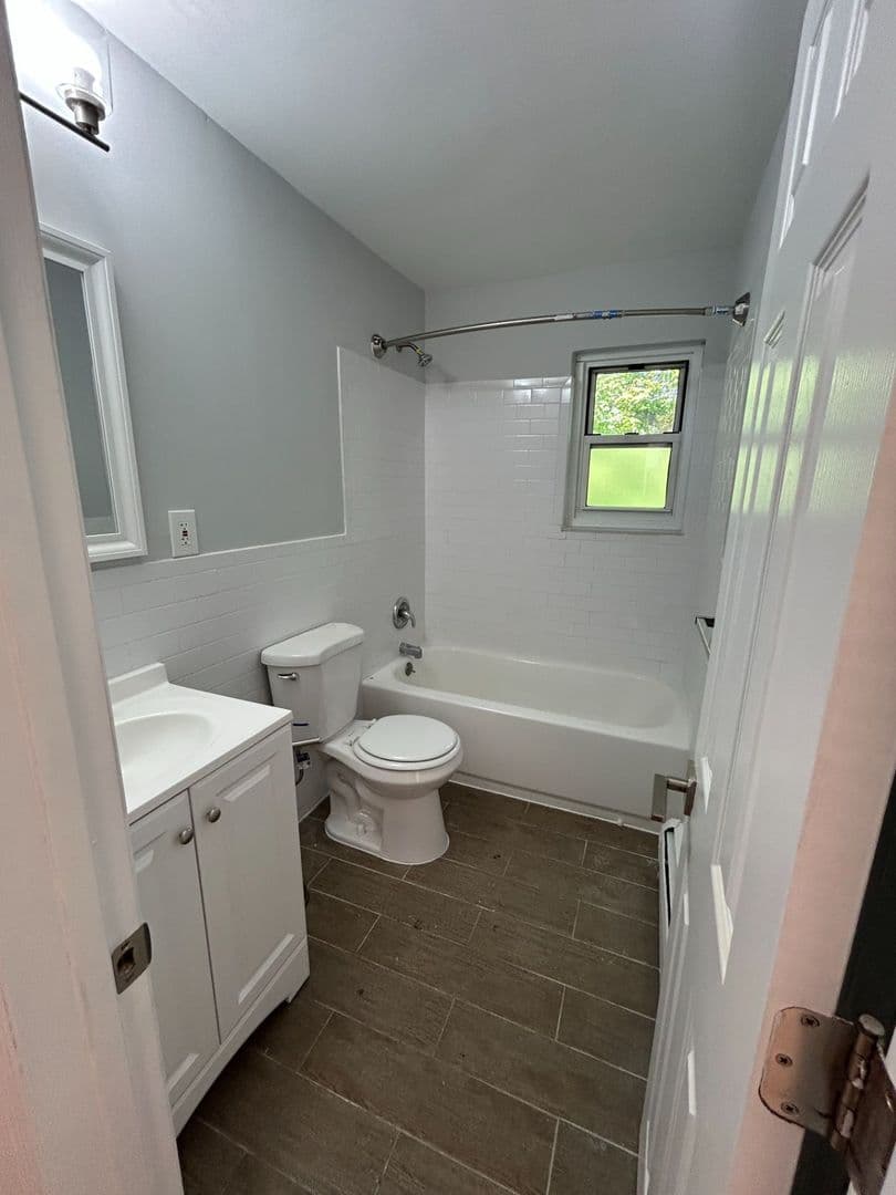 Matawan Apartment: 171 Matawan Ave