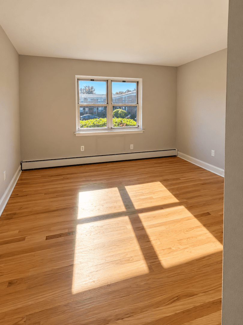 Matawan Apartment: 171 Matawan Ave