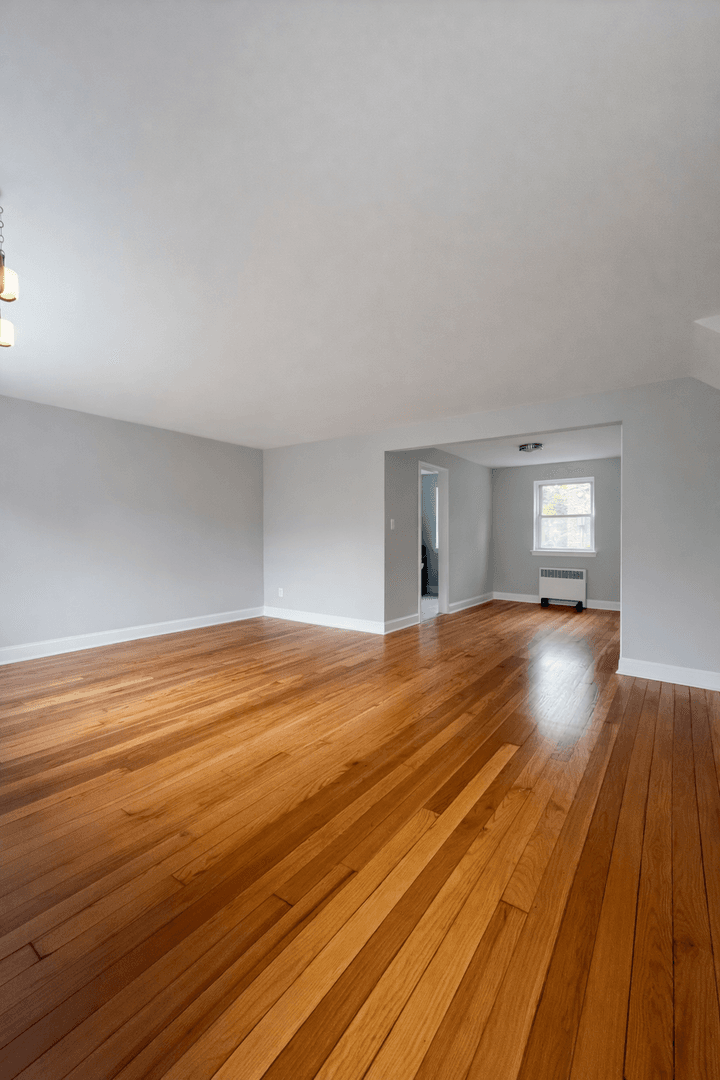 Plainfield Apartment: 802 East Front St