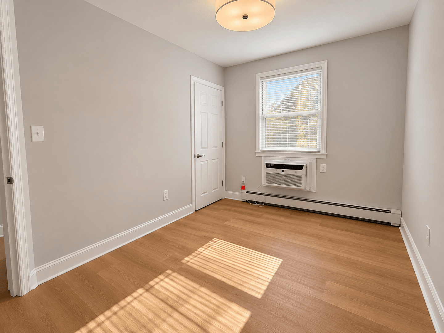 Somerville Apartment: 21 Oak Terrace