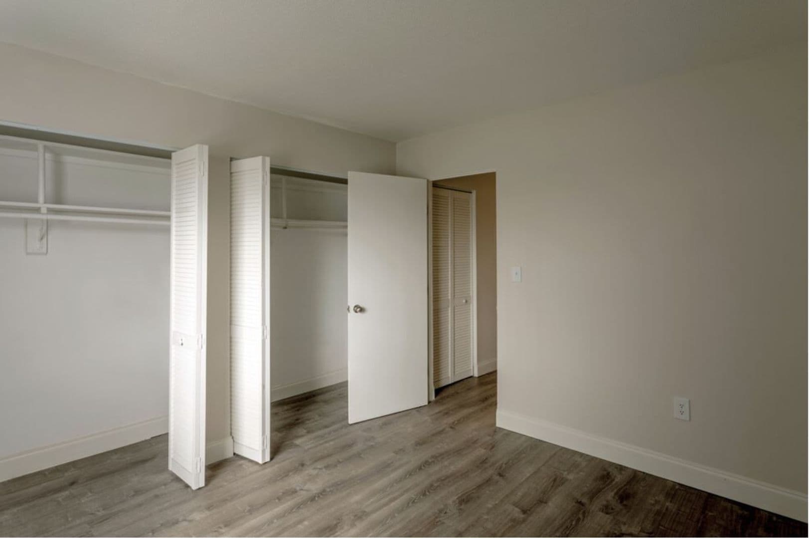 West Palm Beach Apartment: 537 South Sequoia Dr