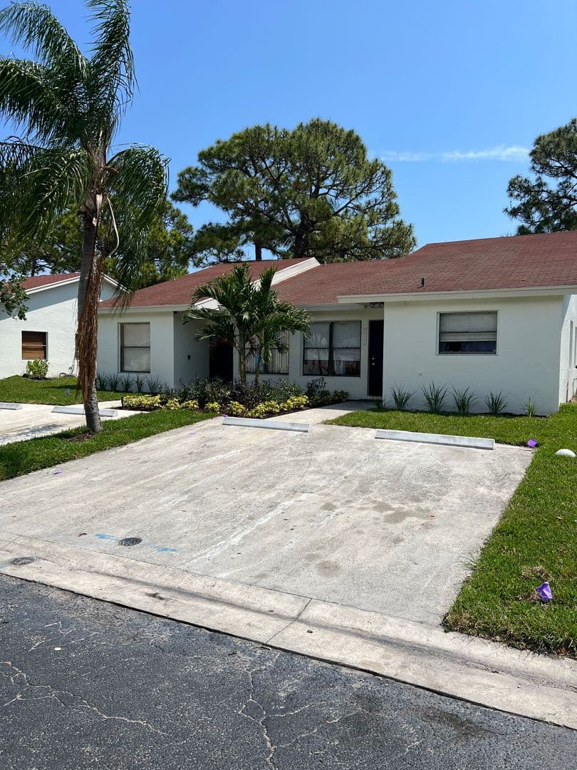 Greenacres Apartment: 3750-3785 Mil Race Court