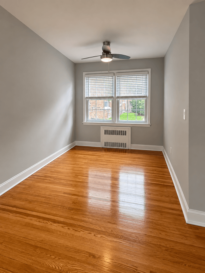 Summit Apartment: 26 Locust Drive