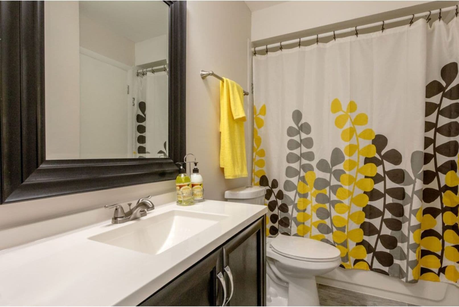 West Palm Beach Apartment: 537 South Sequoia Dr