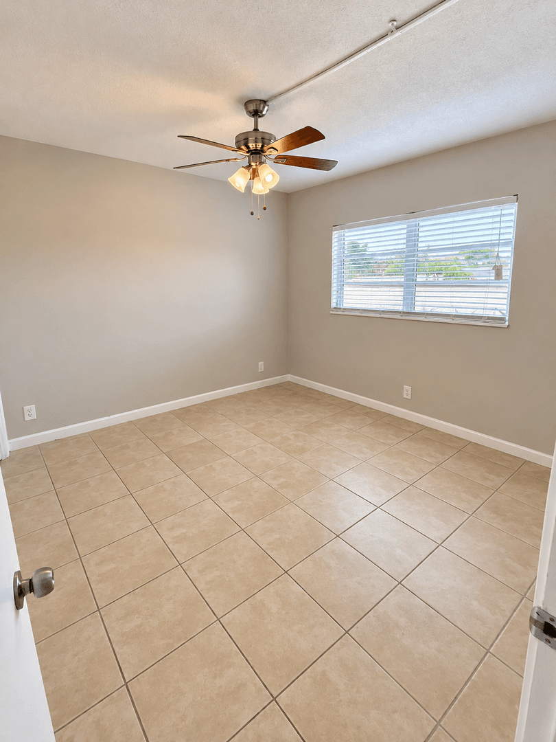 Boca Raton Apartment: 480 W Camino Real