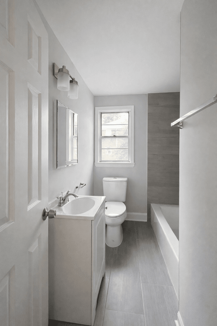 Plainfield Apartment: 802 East Front St