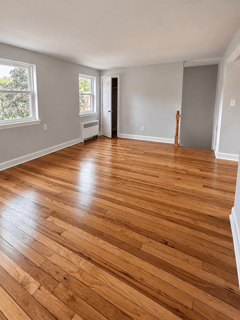 Plainfield Apartment: 802 East Front St