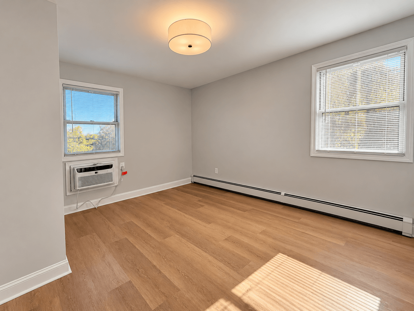 Somerville Apartment: 21 Oak Terrace