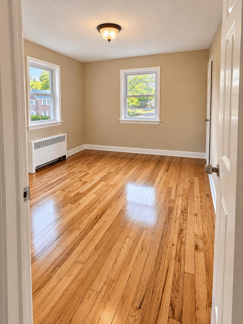 Plainfield Apartment: 802 East Front St