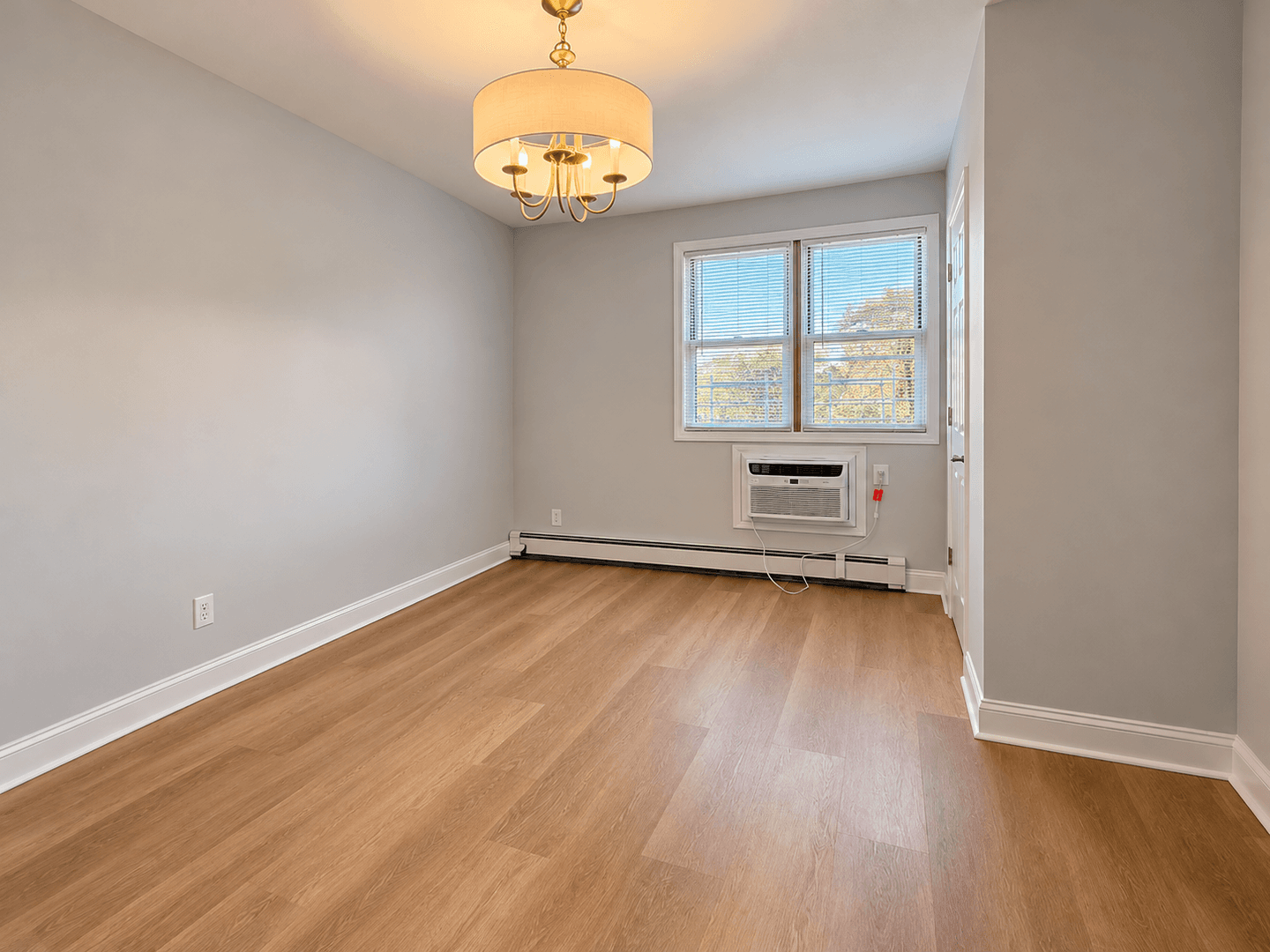 Somerville Apartment: 21 Oak Terrace