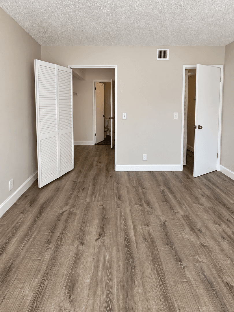 West Palm Beach Apartment: 537 South Sequoia Dr
