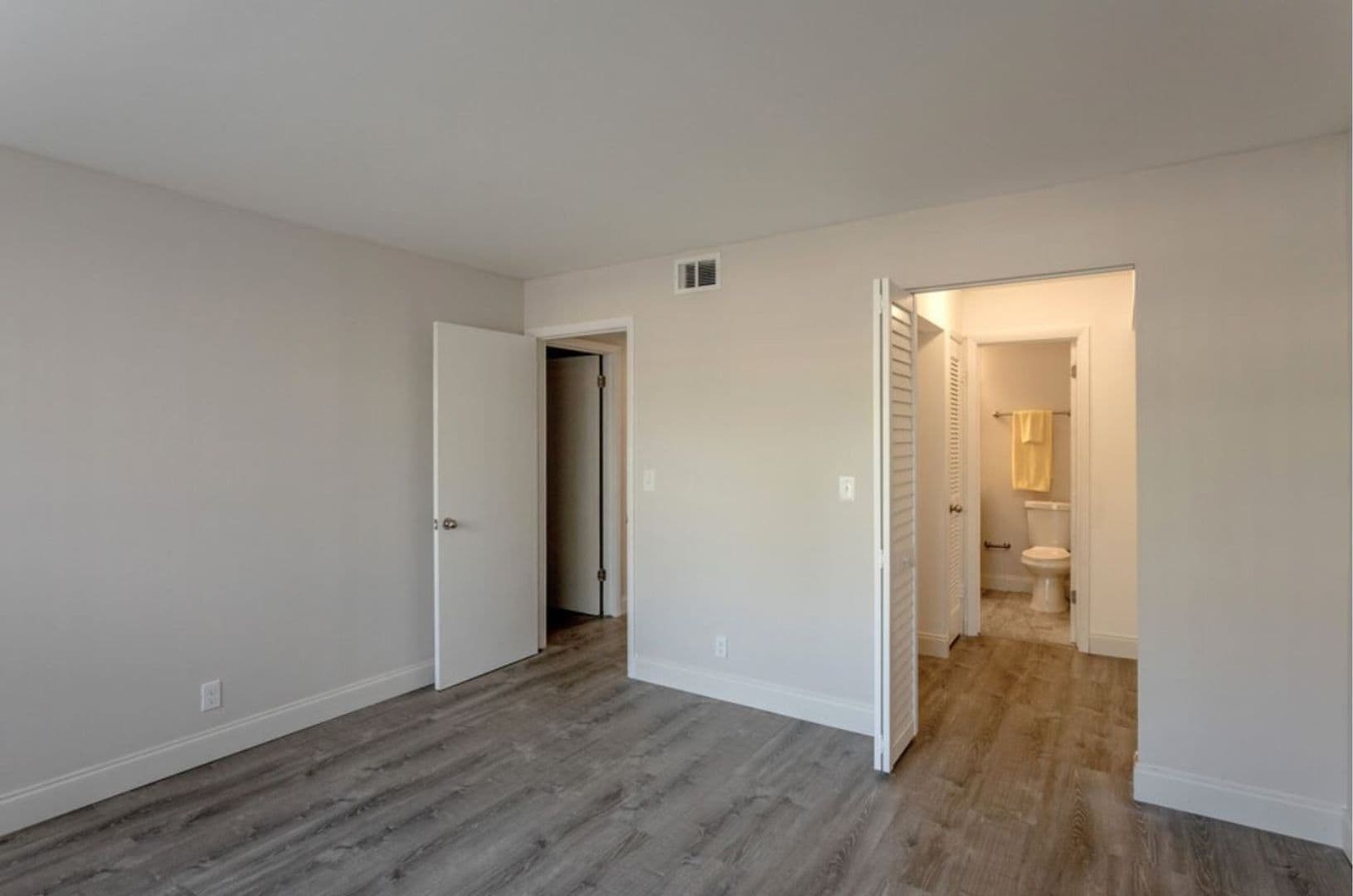 West Palm Beach Apartment: 537 South Sequoia Dr