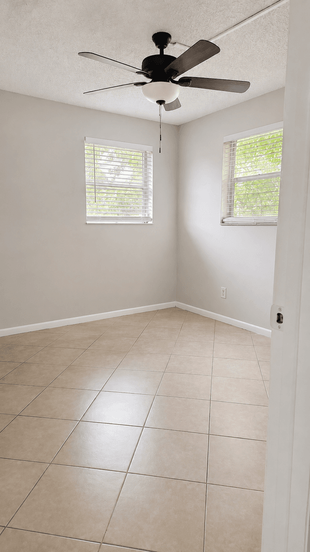 Boca Raton Apartment: 665 Glouchester St
