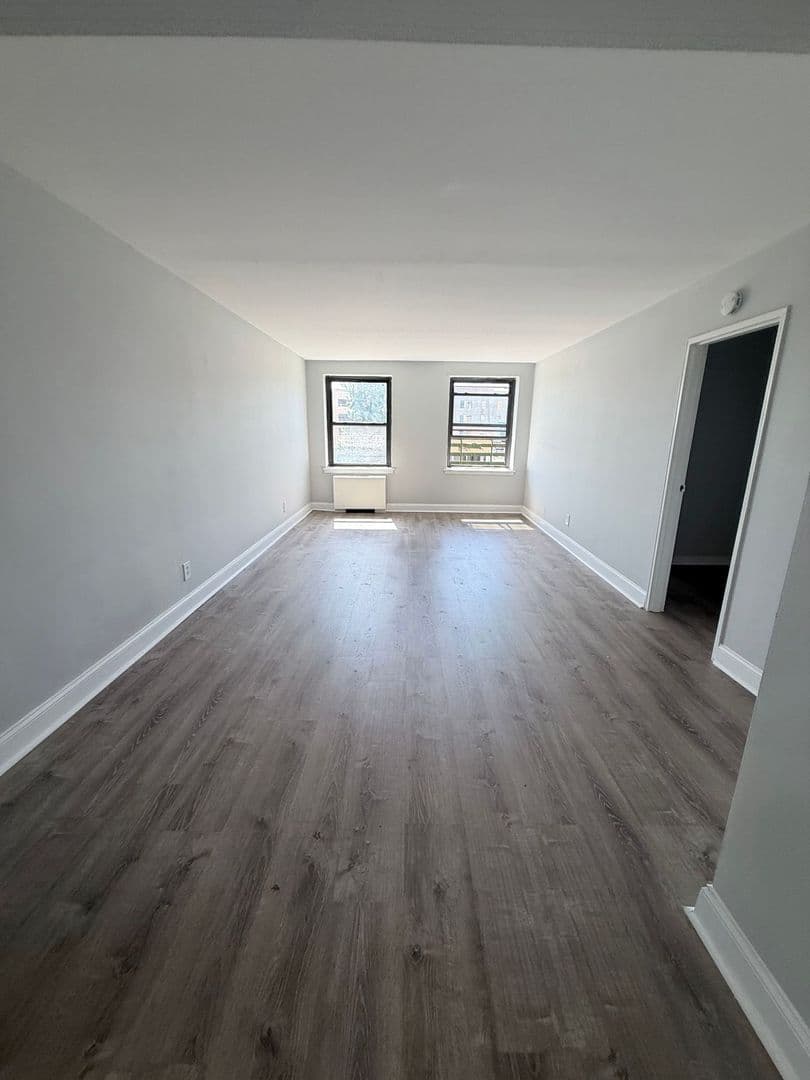 Orange Apartment: 82 High St