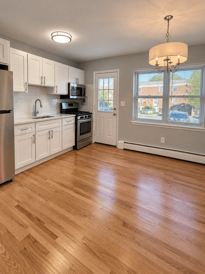 Matawan Apartment: 171 Matawan Ave