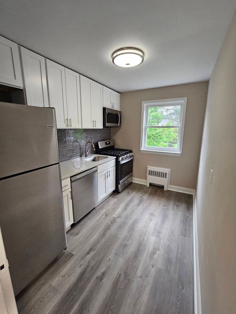 Cranford Apartment: 12-18 Riverside Drive