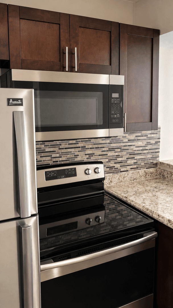 Palm Springs Apartment: 965 Manor Dr
