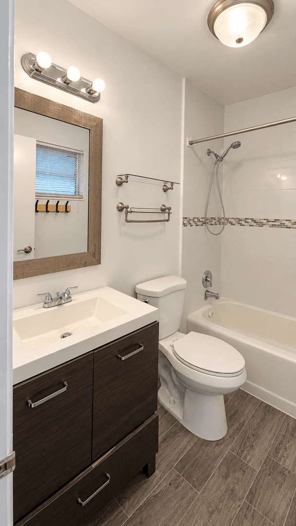 Pompano Beach Apartment: 811-831 SE 22nd Ave
