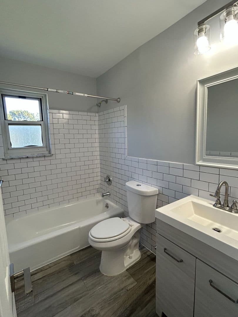 Matawan Apartment: 171 Matawan Ave