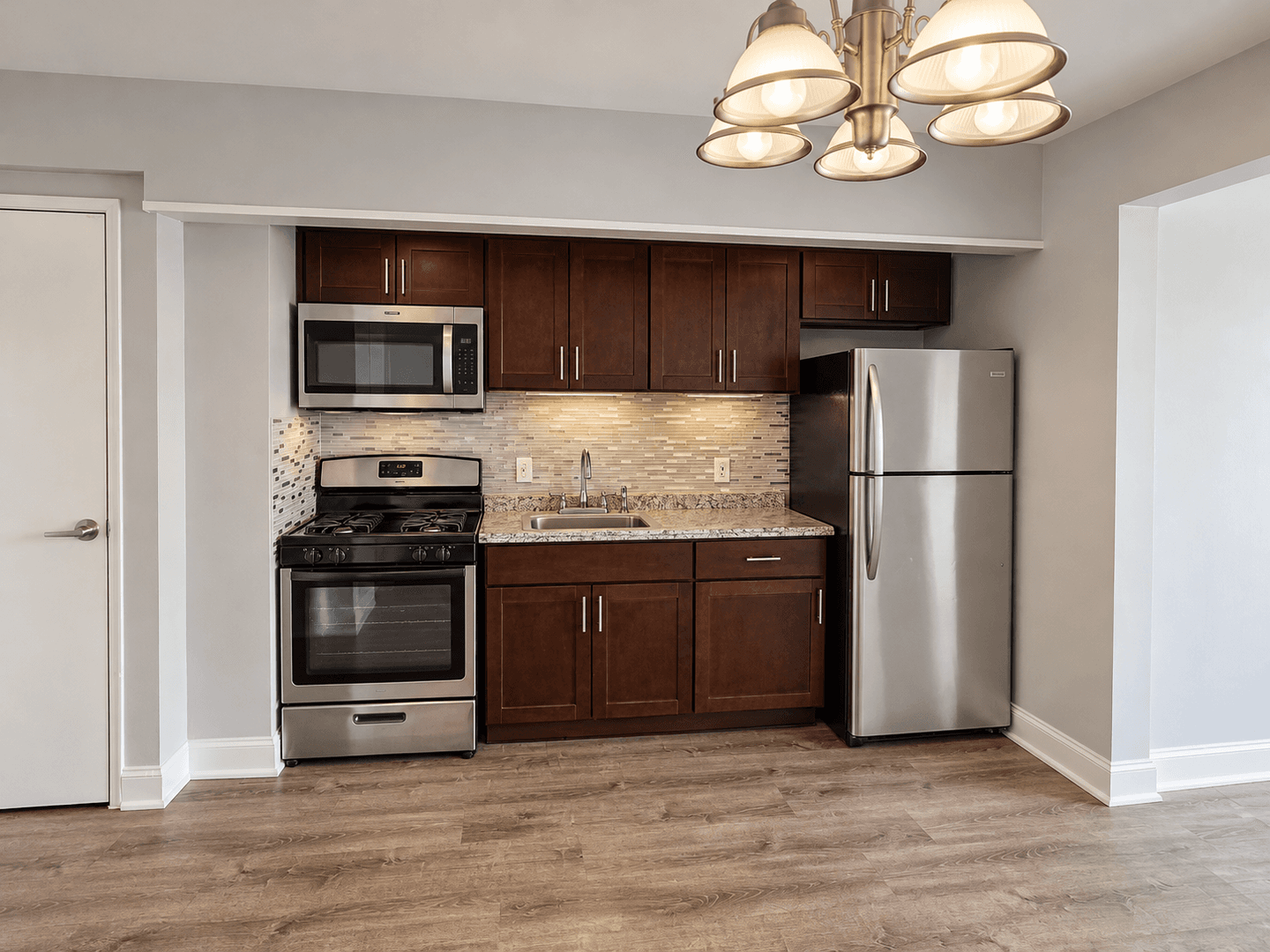 Orange Apartment: 82 High St