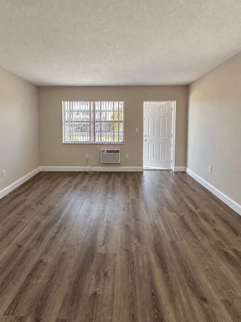 West Palm Beach Apartment: 537 South Sequoia Dr