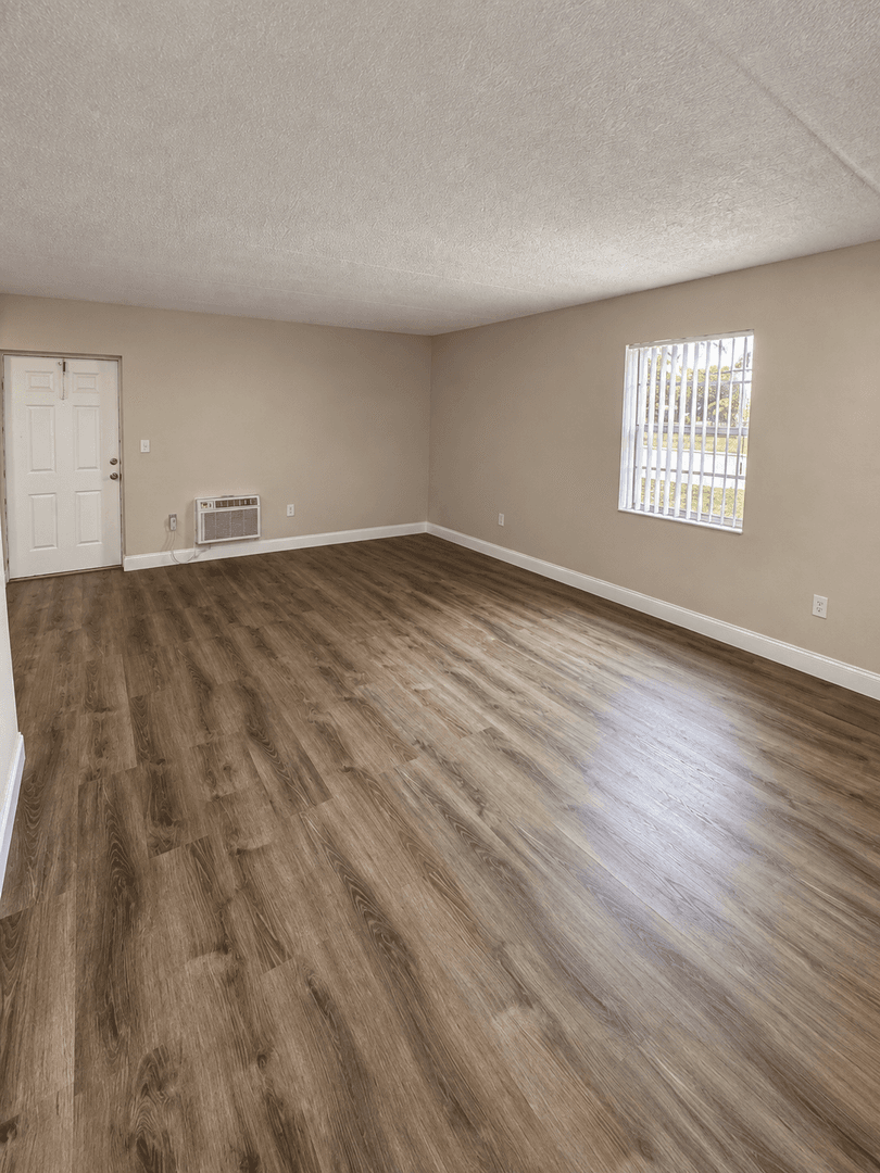 West Palm Beach Apartment: 537 South Sequoia Dr