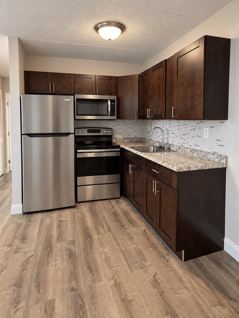 West Palm Beach Apartment: 537 South Sequoia Dr