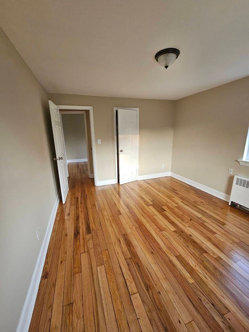 Plainfield Apartment: 802 East Front St