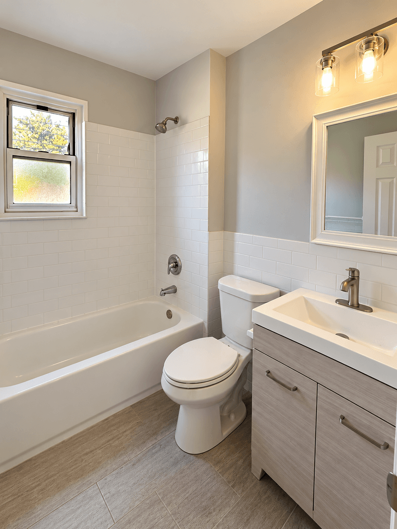 Matawan Apartment: 171 Matawan Ave