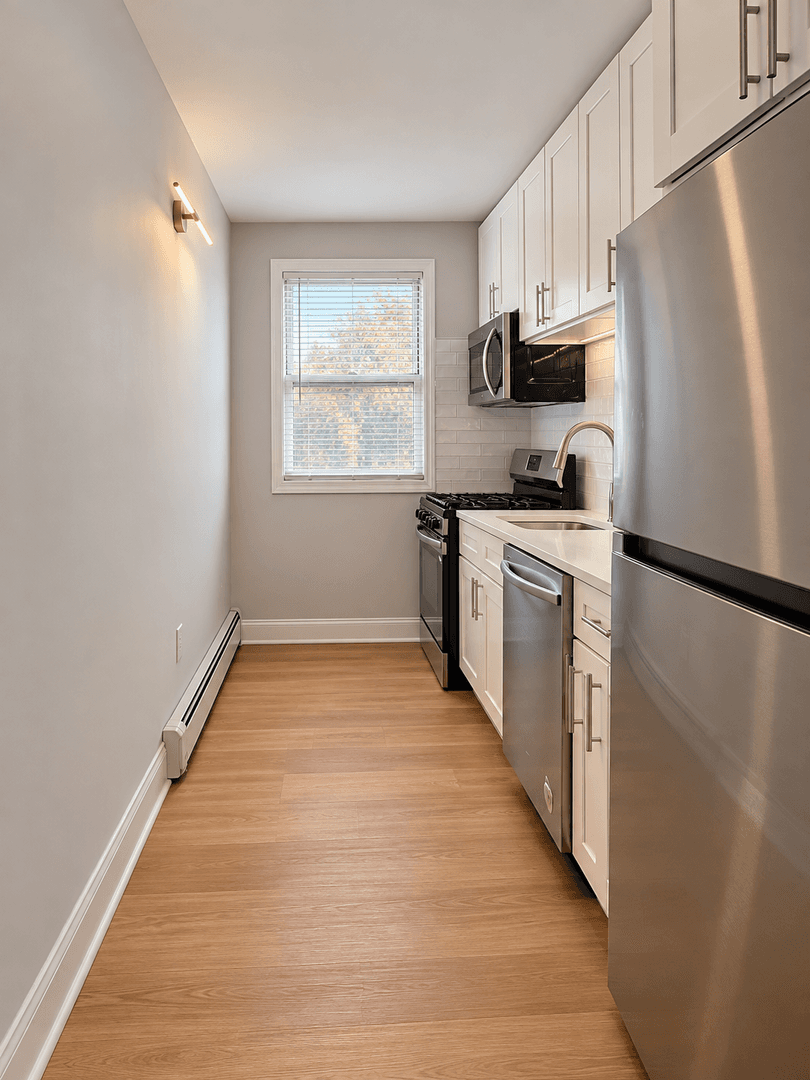 Somerville Apartment: 21 Oak Terrace