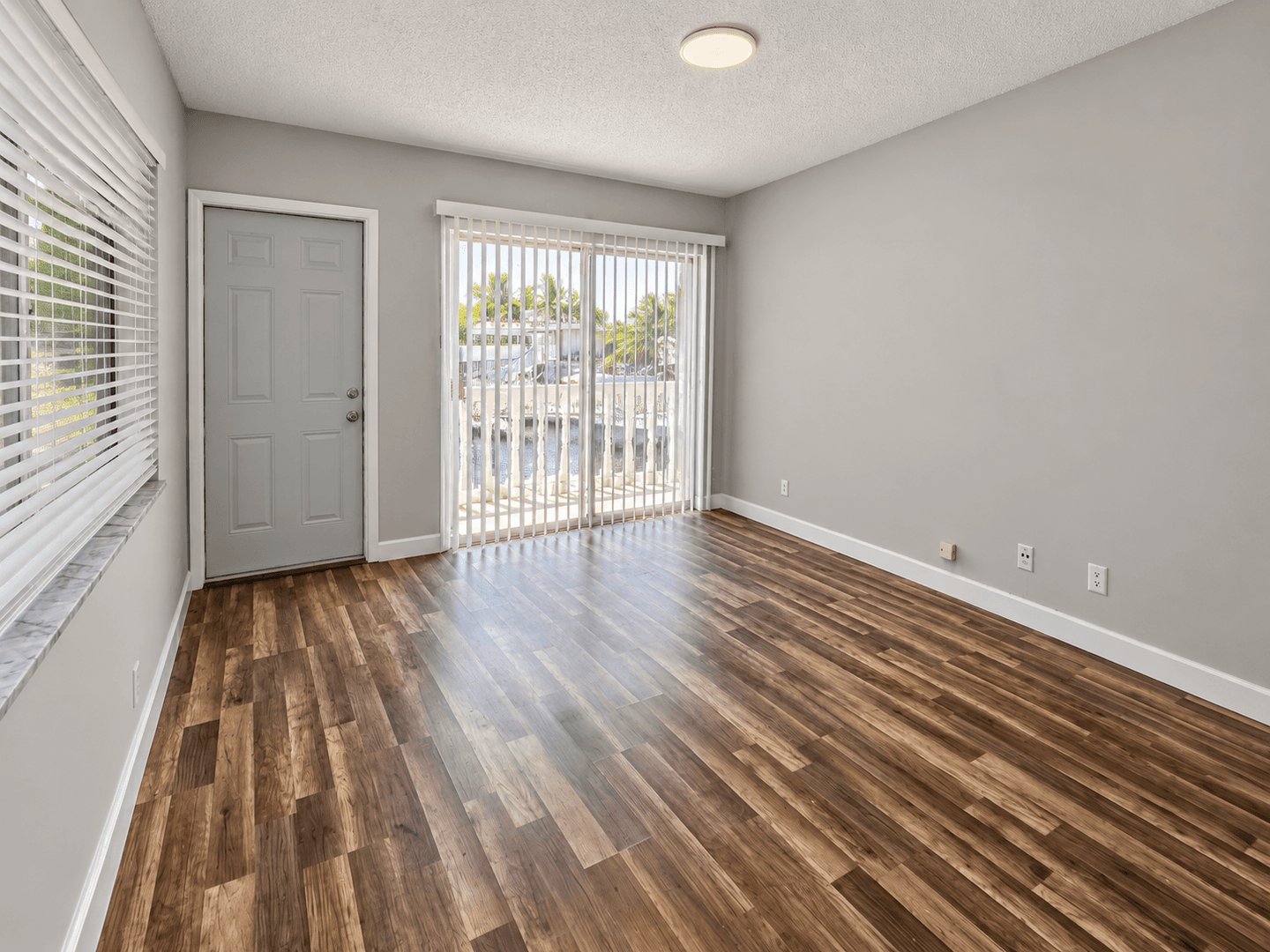 Pompano Beach Apartment: 811-831 SE 22nd Ave
