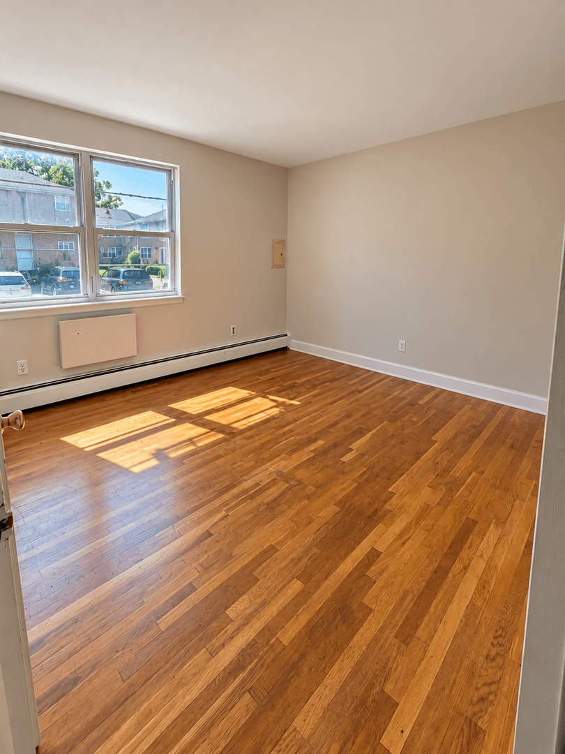 Plainfield Apartment: 643-715 East Front Street